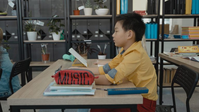 Lecture papier ou écran : impact sur l’apprentissage de l’enfant ?