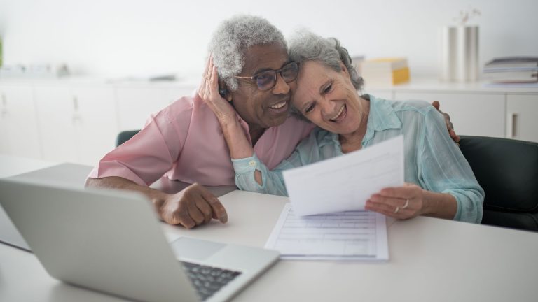 Mutuelle retraite loi Evin : garder sa couverture après la retraite ?
